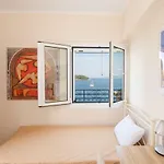 Walls Sea View شقة *