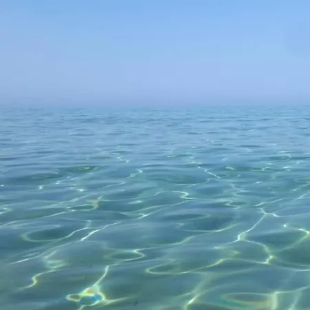 Walls Sea View דירה *