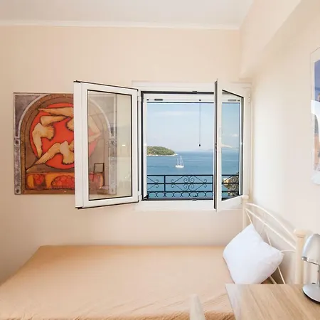 Walls Sea View דירה *